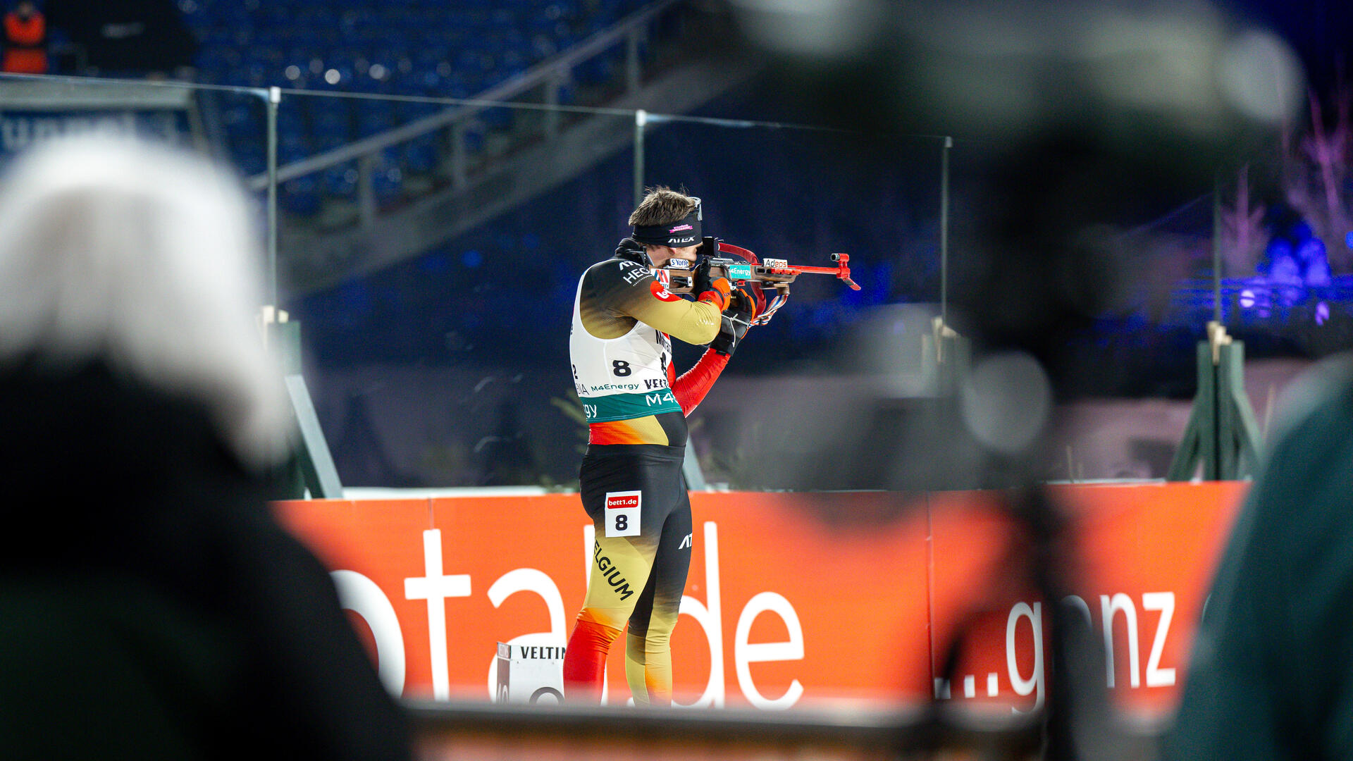 Biathlet am Schießstand bei der WTC auf Schalke,